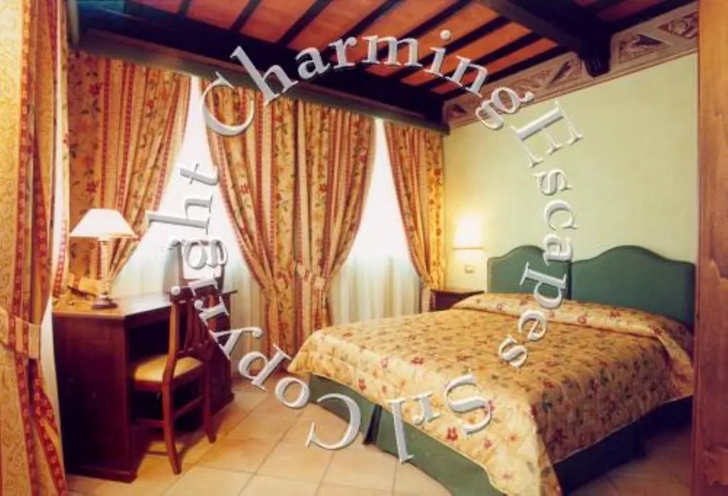 Villa Piccola Siena 3*,